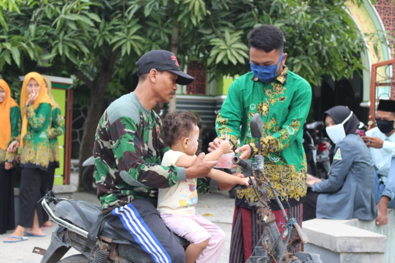 BAGI TAKJIL PELAJAR NU BABADAN (2)