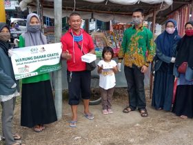 PELAJAR NU REMBANG BAGI MAKANAN